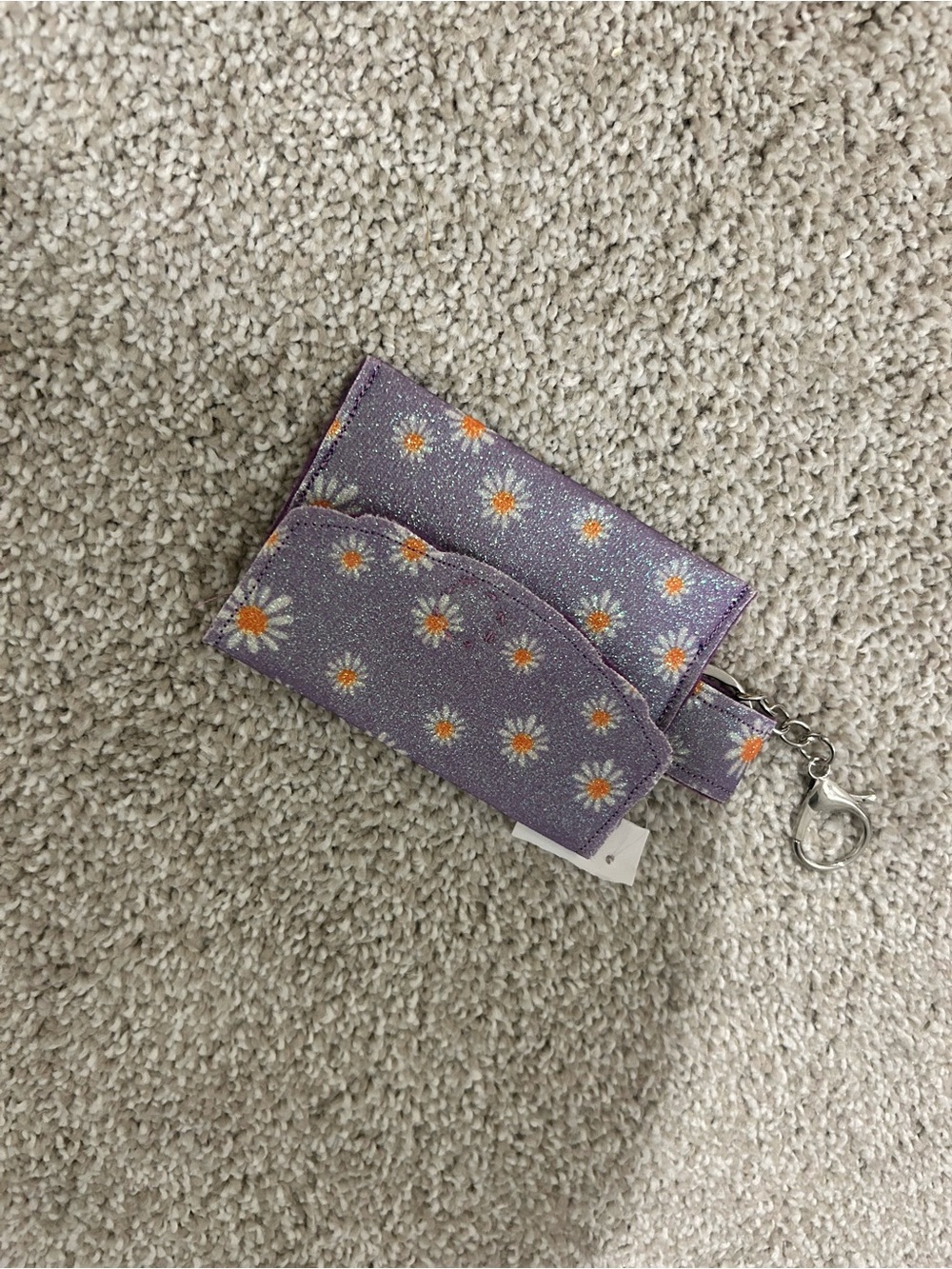 Lilac Daisy Card Holder Keychain - Women's Accessories
